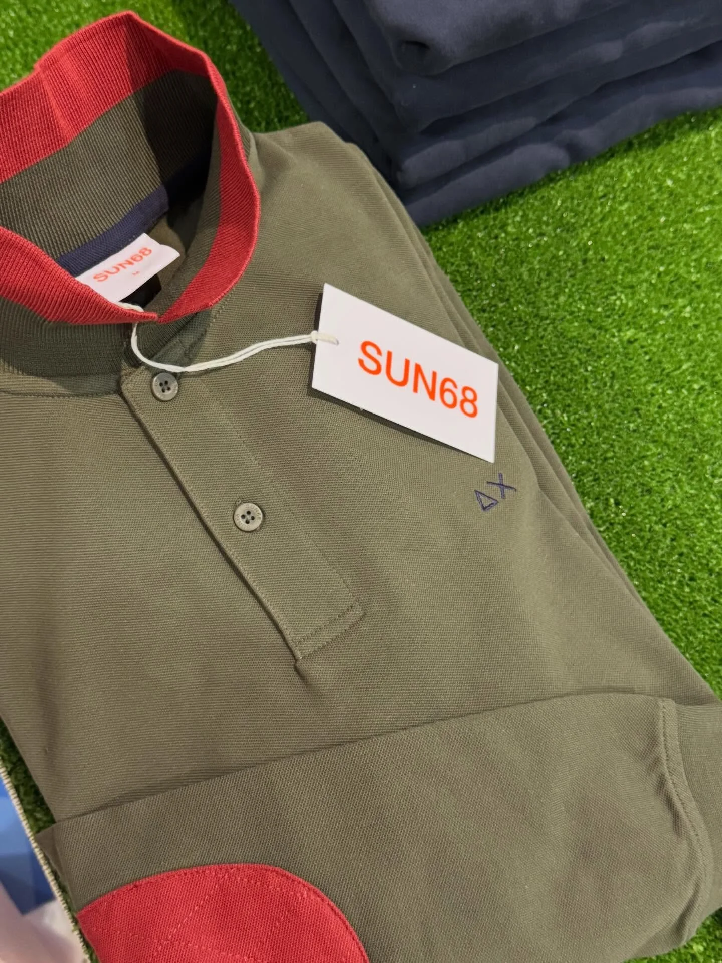 Passa a trovarci ai SALDI INVERNALI 😎

In saldo grandi marchi come WOOLRICH, BLAUER, BARBOUR INTERNATIONAL, ROY ROGER&rsquo;S, MANIFATTURA CECCARELLI, JECKERSON, MANUEL RITZ, WRANGLER, REPLAY, ECOALF, SUN68, LA MARTINA, NORTH SAILS, CIESSE PIUMINI, 