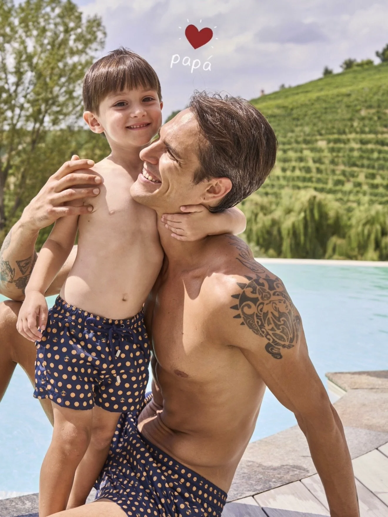 19 MARZO 💙FESTA DEL PAP&Agrave;
Il regalo perfetto per lui?

Abbiamo preparato una piccola gallery di idee regalo: moda, design, accessori e piccoli pensieri per ogni pap&agrave;.

Scorri le immagini 👇

1. Costumi da bagno @julipetofficial per chi 