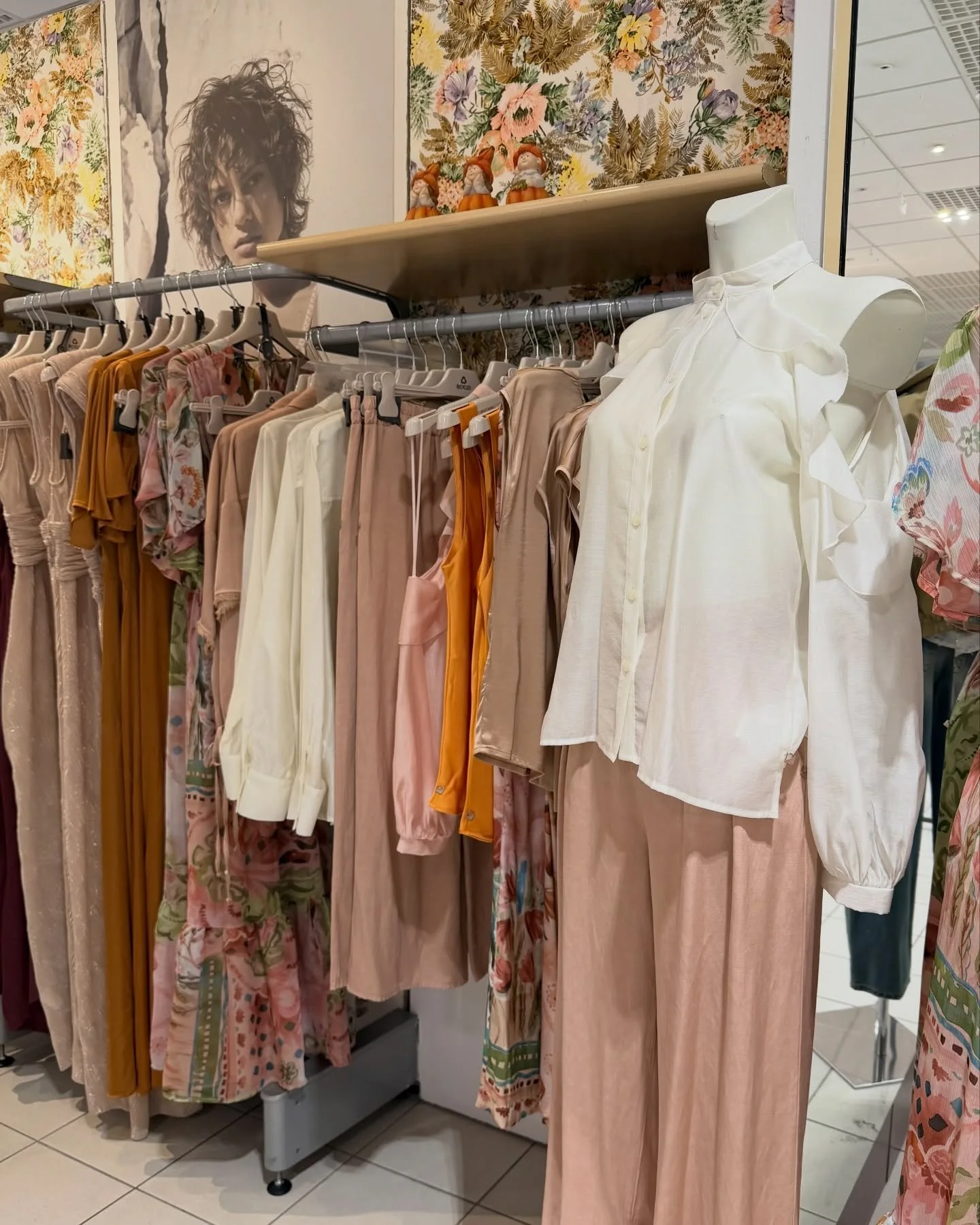 18 MARZO APERTI 10.00-12.30 | 15:30-19:30 

La primavera &egrave; arrivata da @ego_store &mdash; e si sente in ogni dettaglio 💐

Nuove collezioni che raccontano una stagione da vivere:
tra abbigliamento casual leggero e contemporaneo, abiti da cerim