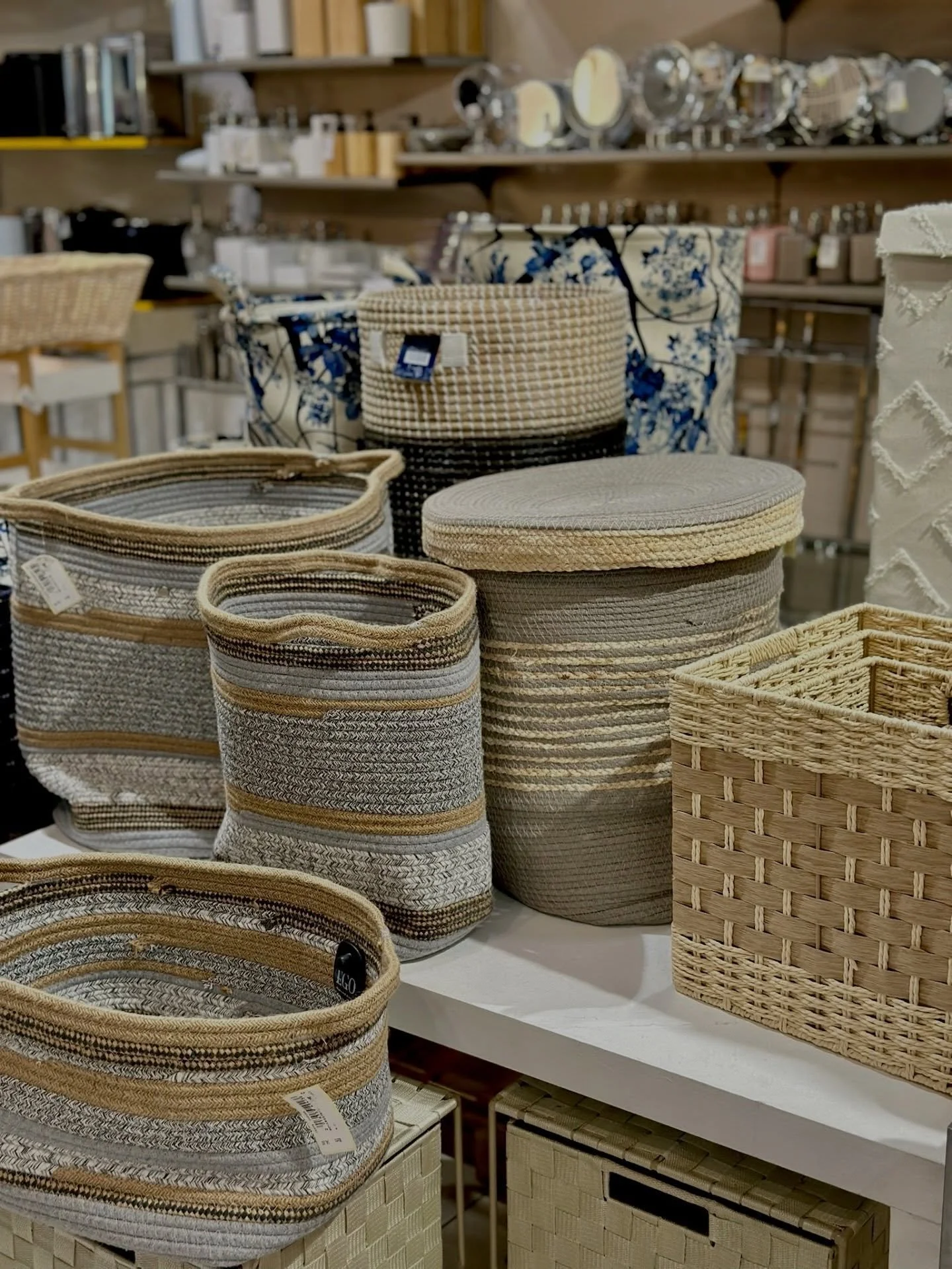 Non pi&ugrave; solo funzionale: il bagno diventa spa time 🧖&zwj;♀️ 

Sfoglia la gallery > ceste e cestini in fibre naturali, set di asciugamani e accappatoi avvolgenti, tappeti in tono. E poi, tutti gli accessori: porta saponi, specchi, cesta por