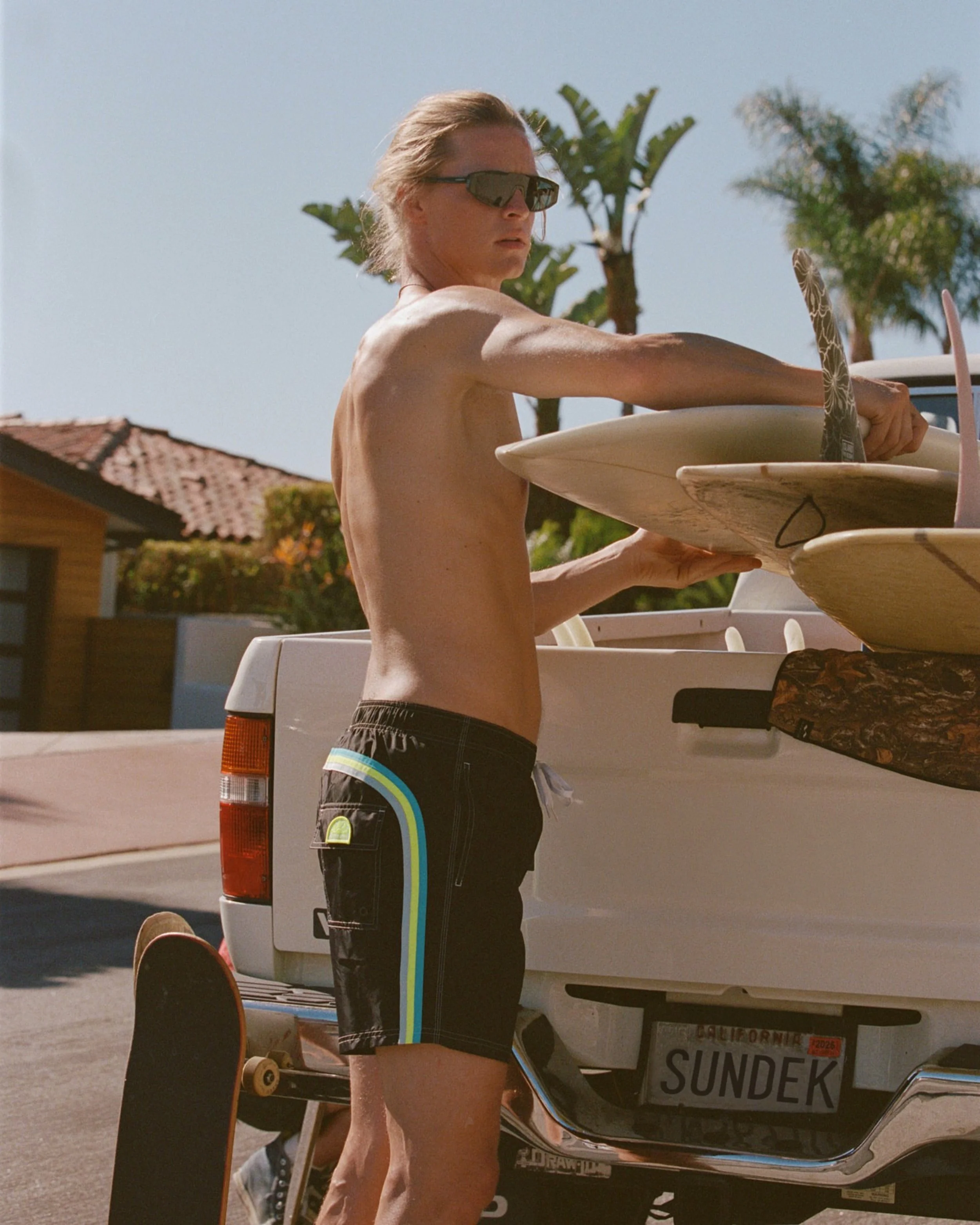 In negozio @sundek_official di tutti i colori &amp; fantasie 🏄&zwj;♂️ #CaliforniaVibes