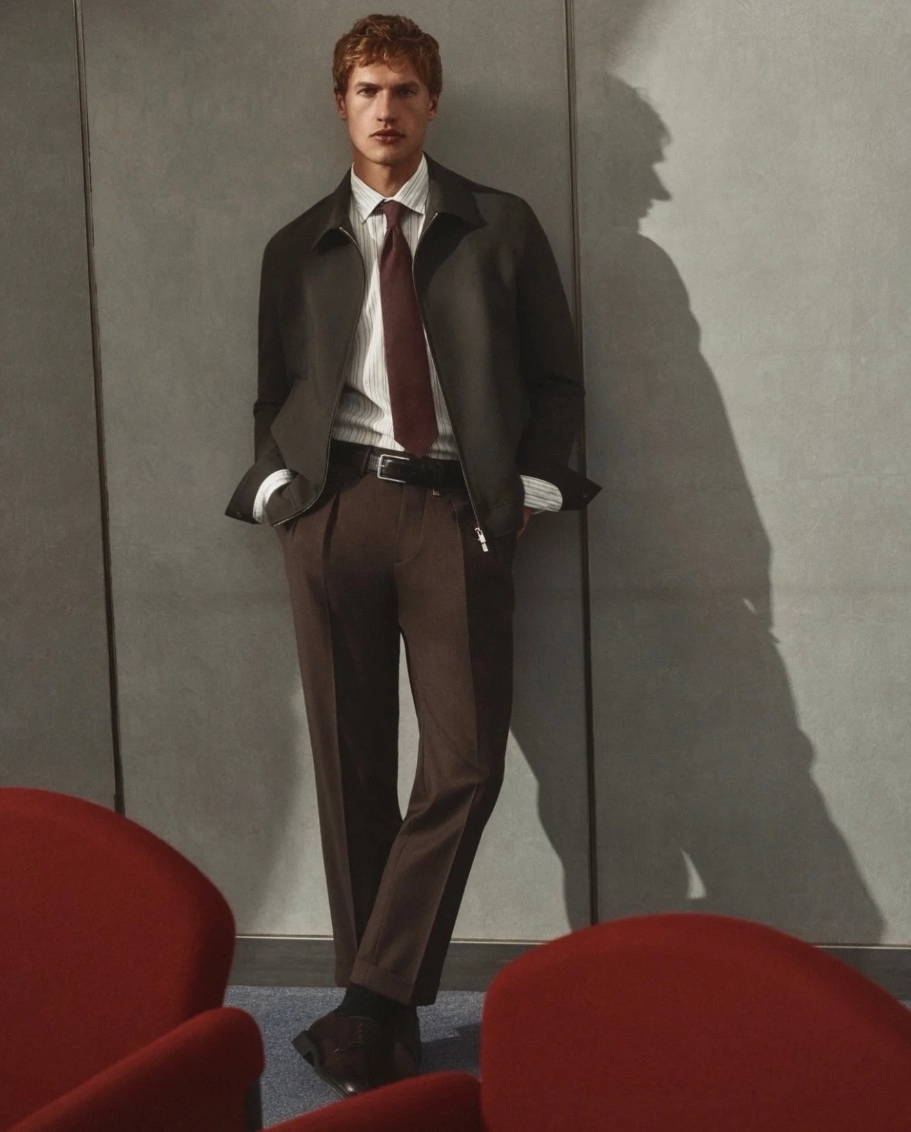 Back to office, con stile, con @manuelritzofficial 

Il ritorno in ufficio riscopre il piacere di vestirsi bene.

Per lui, completi e capispalla dal tailoring impeccabile, contemporanei nelle proporzioni e sofisticati nei dettagli.

Per lei, blazer e
