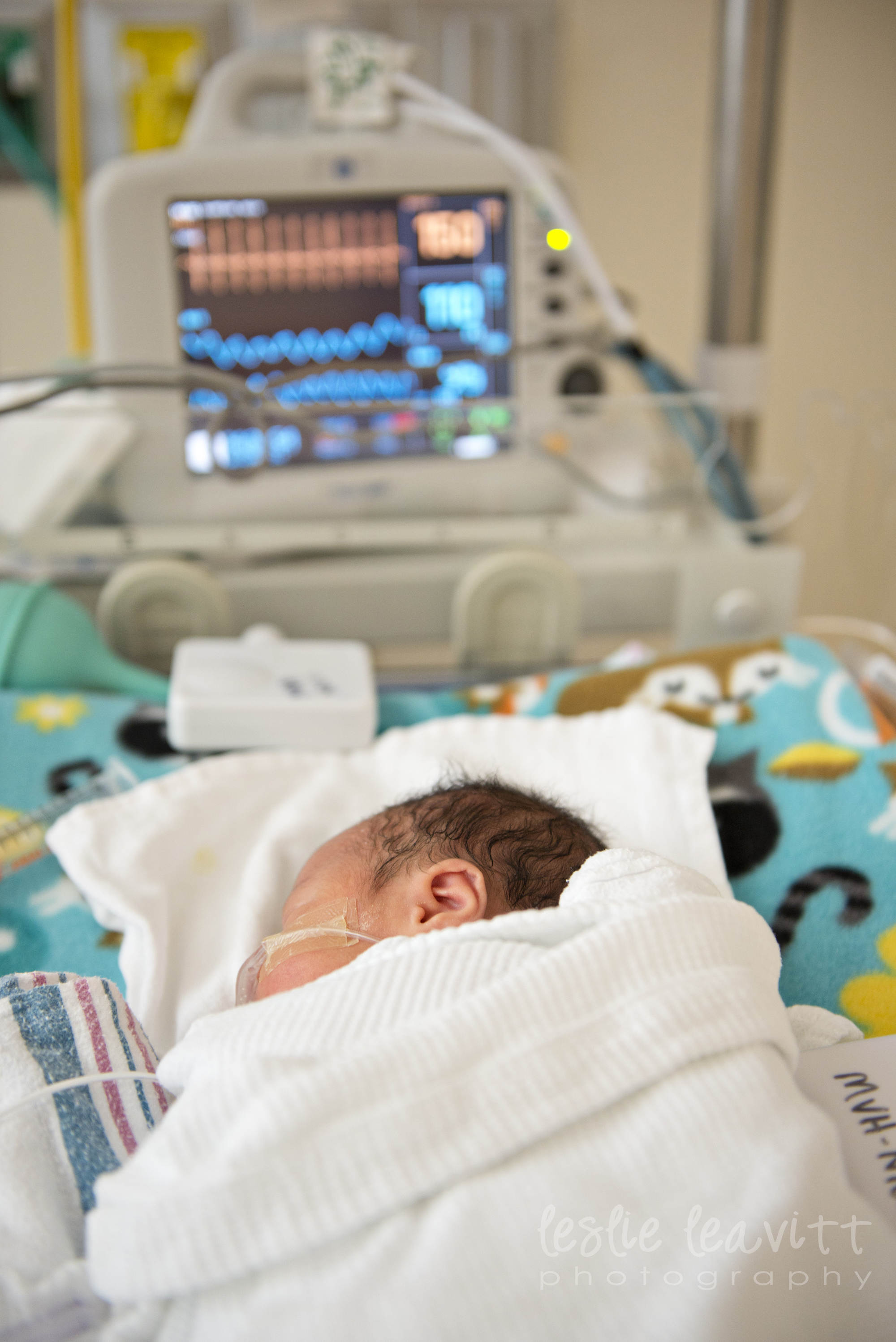 Henry came a little earlier than we expected. We spent a few extra days in the nicu because baby henry was 5 weeks early. Those are days that I will never forget but it was such a blur. When I was at the hospital I missed Patrick but when I was with Patrick I missed Henry. All I wanted was for my family to be together and it felt so good when I was able to bring Henry home. 