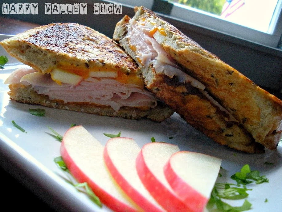 TurkeyAppleCheddar.JPG