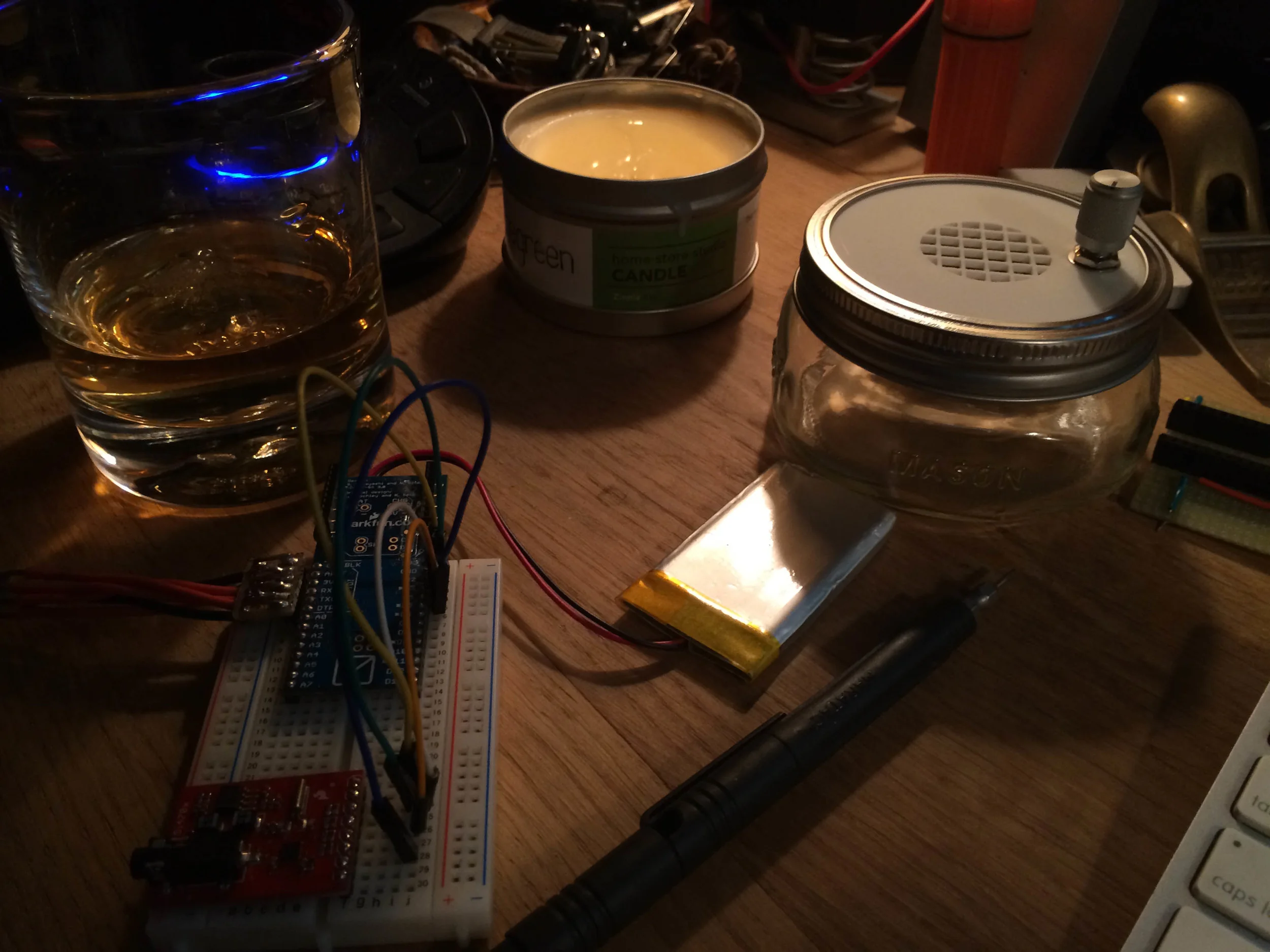 desk-1.jpg