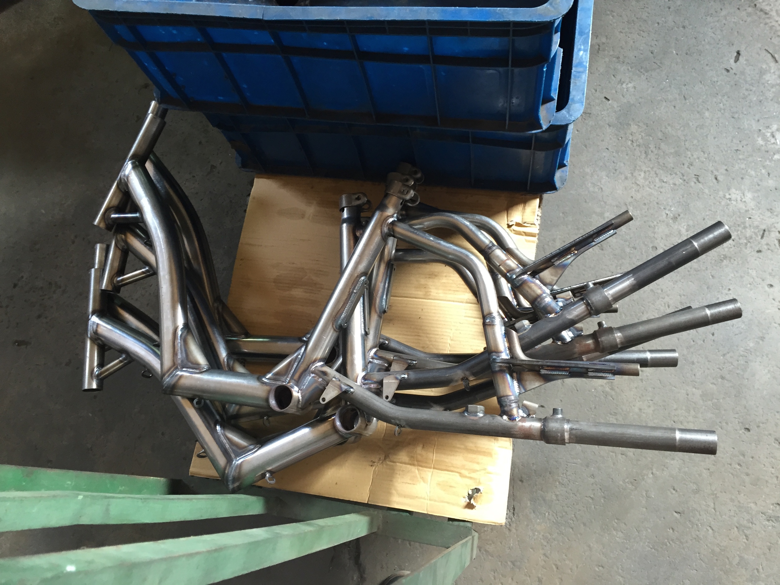 I believe this is the beginning of a cargo trike with an articulated rear end.