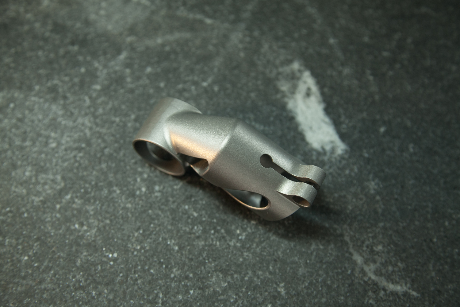 spencer wright 3D printed titanium seatmast topper-9.jpg