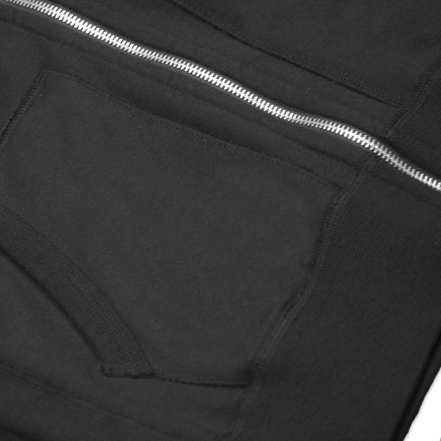 C-Zip-Black-02.jpg