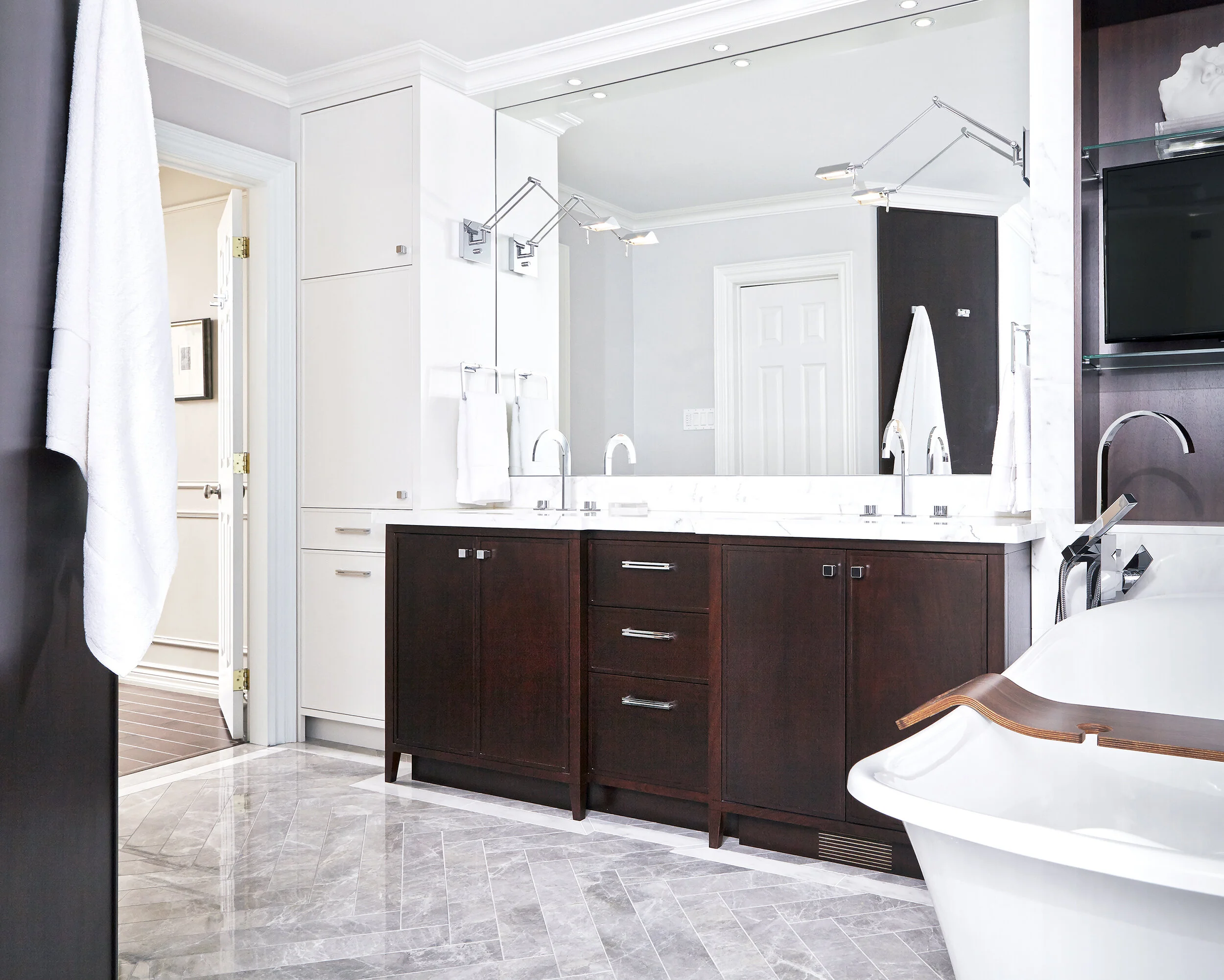 LSI_Leaside Master Bath3A.jpg