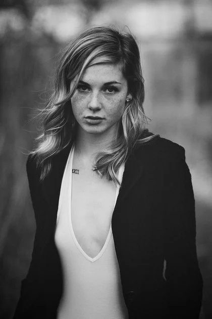 pose 529f5338edf55.jpg