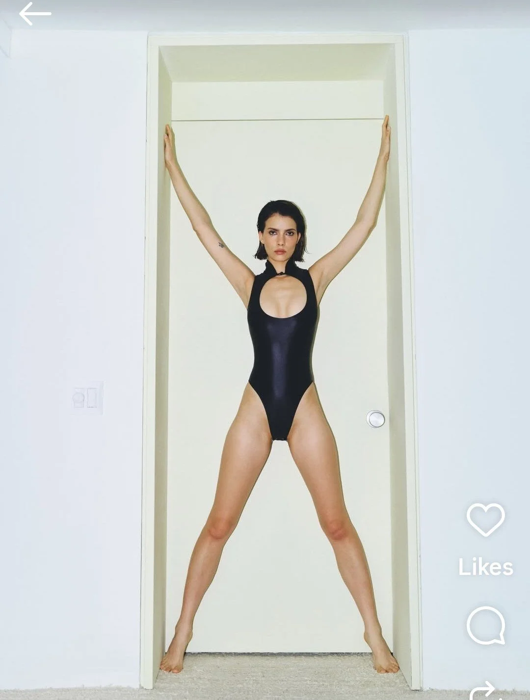 bodysuit full body Screenshot_20260101_210549_Instagram.jpg