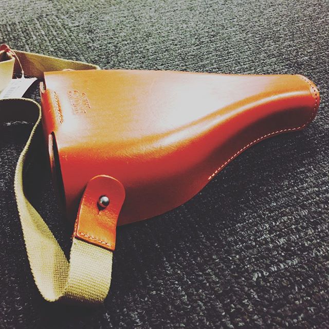 BROOKS ENGLAND leather saddlebag. Gotta have it! Only one!! #rococoresale #designerhandbags #designerconsignment