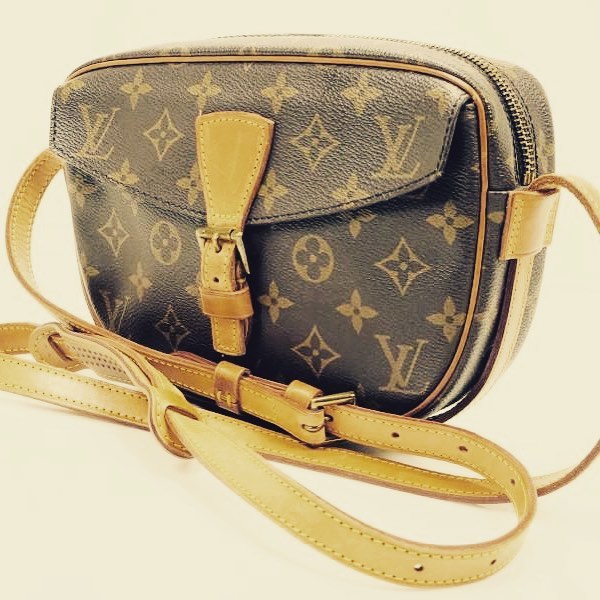 Louis Vuitton Jeune Fille crossbody #rococo #rococoresale #louisvuitton #LV