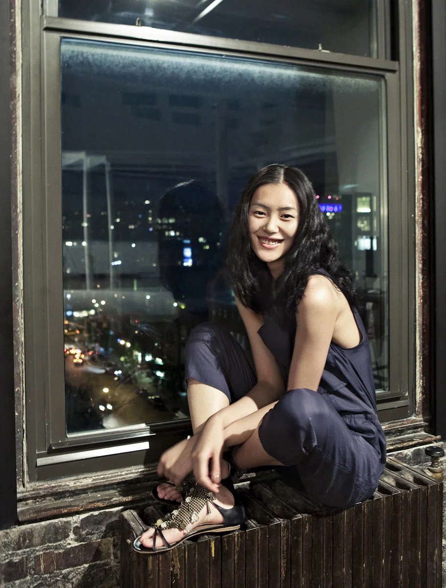 A_072_HarpersBazaarKorea_RiuWen_Hye-RyoungMin_01.jpg