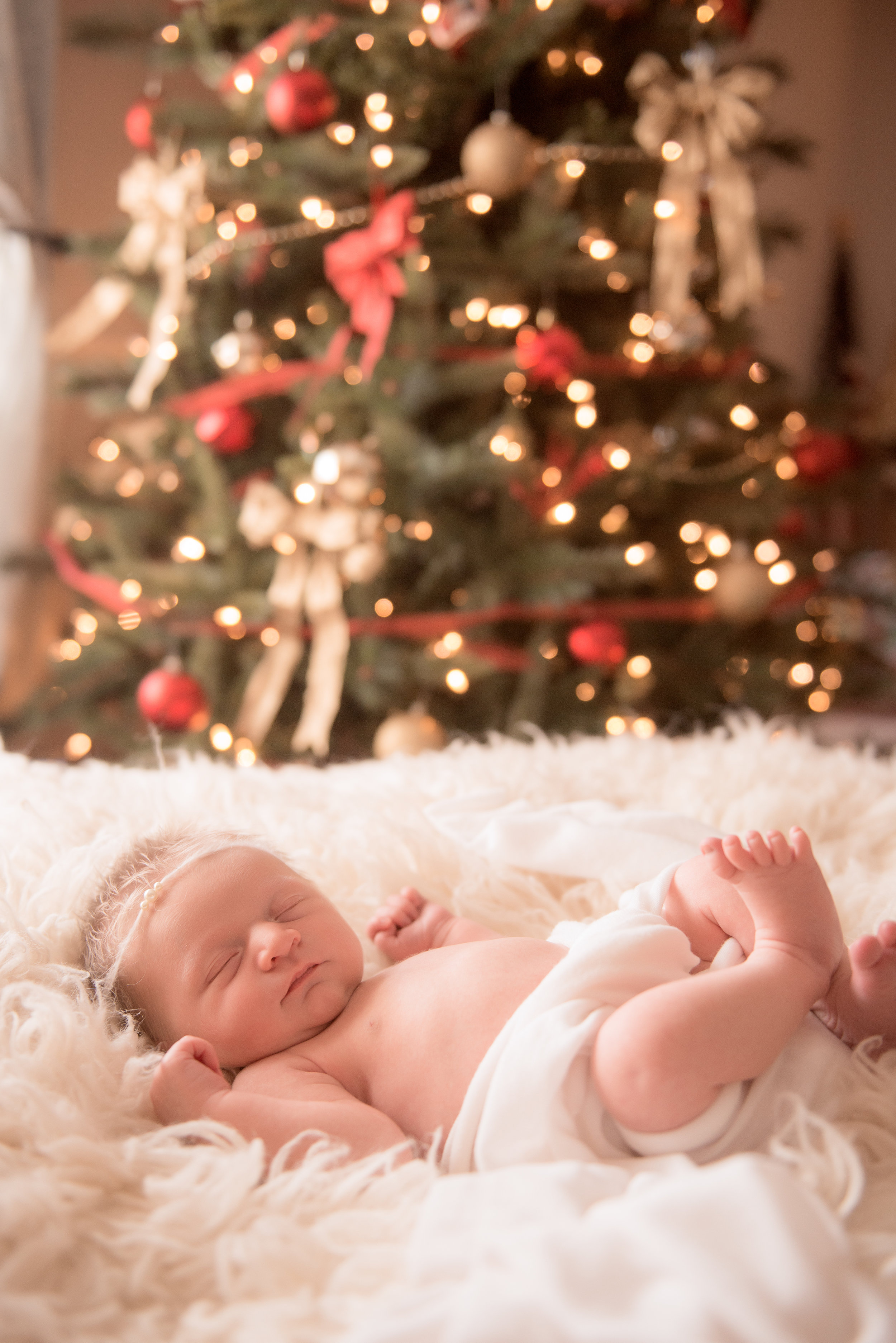 christmas lights newborn girl