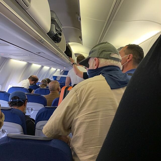 KLM flight from Amsterdam to Lisbon: PACKED!! Every seat taken and zero measurements for any social distancing. 3 hours of passengers crammed, periodically taking off their masks to eat or drink! Absolute nightmare... #klmairlines #coronavirus #pande