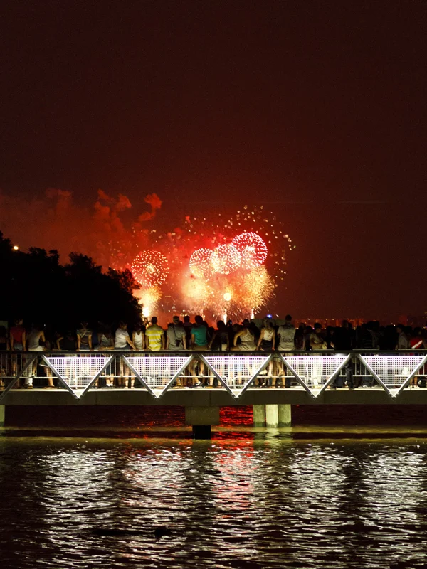 fireworks1.jpg