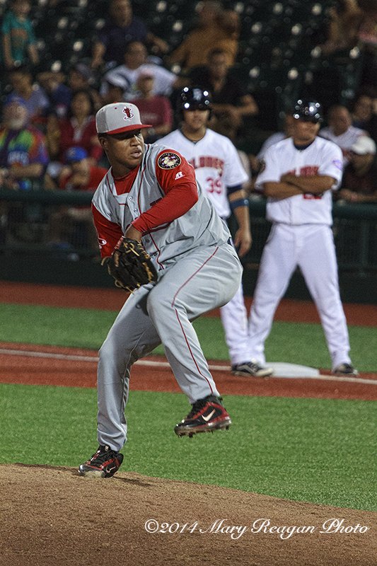 Carlos Pinales, pitcher