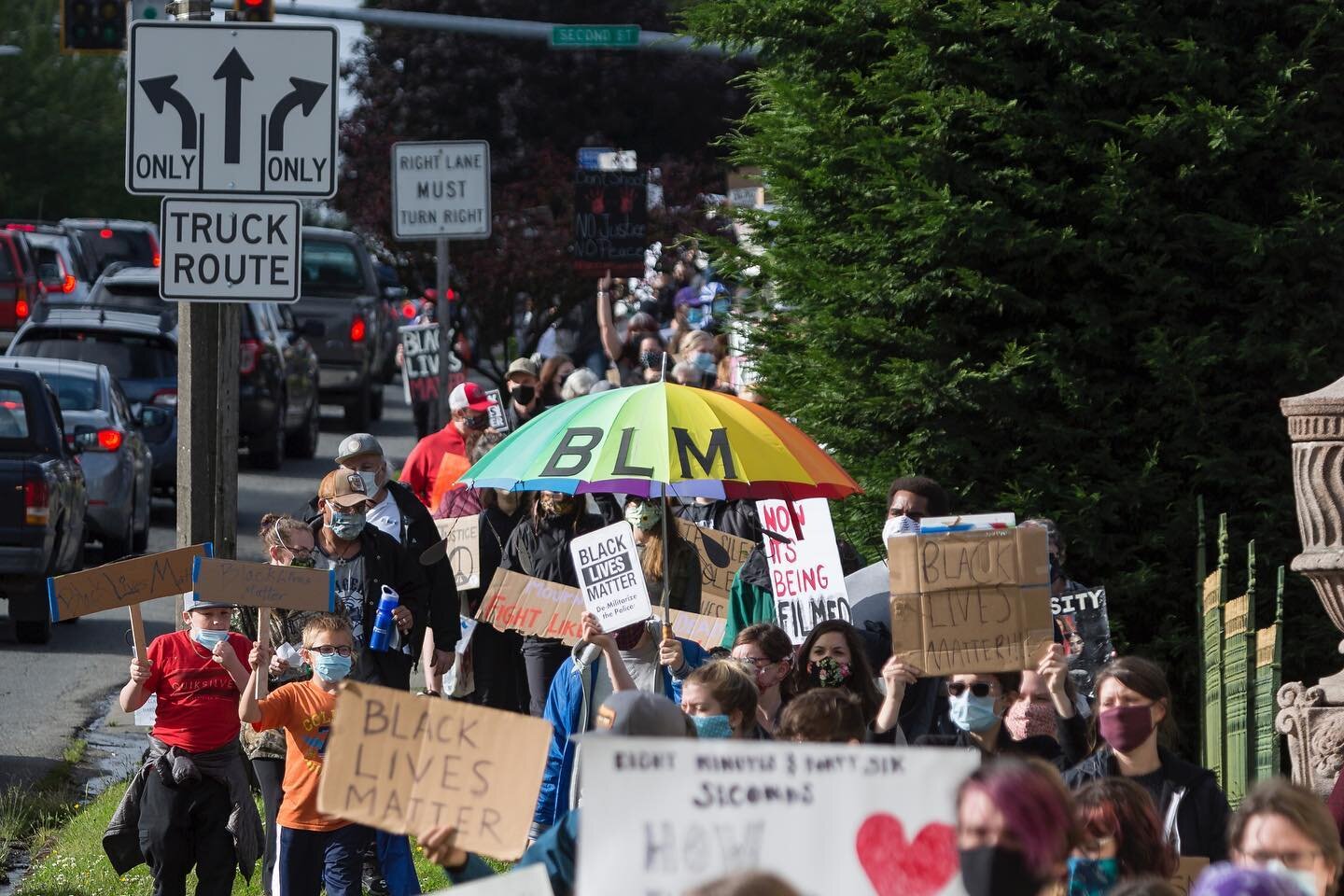 Smaller rural towns nationwide are taking a stance against racism. An estimated 60,000 turn out in Seattle June 12th. While an estimated 900 march through Snohomish WA in support of #blacklivesmatter.
|
|
#everettwa #snohomishwa #mukilteo .
.
.
.
.
.