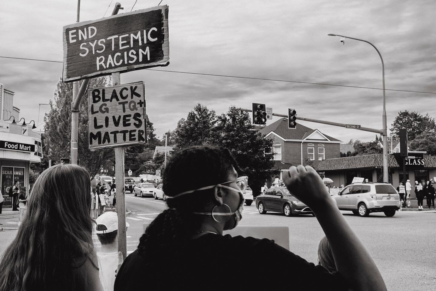 End #systemicracism .
Juneteenth 2020 - Protestors gathered at #Snohomish High for BIPOC to share their experiences of prejudice and racism within the community.
.
.
.
.
.
.
.
.
.
#justiceforgeorgefloyd
#nojusticenopeace✊🏾 #stopracism
#notoracism #e