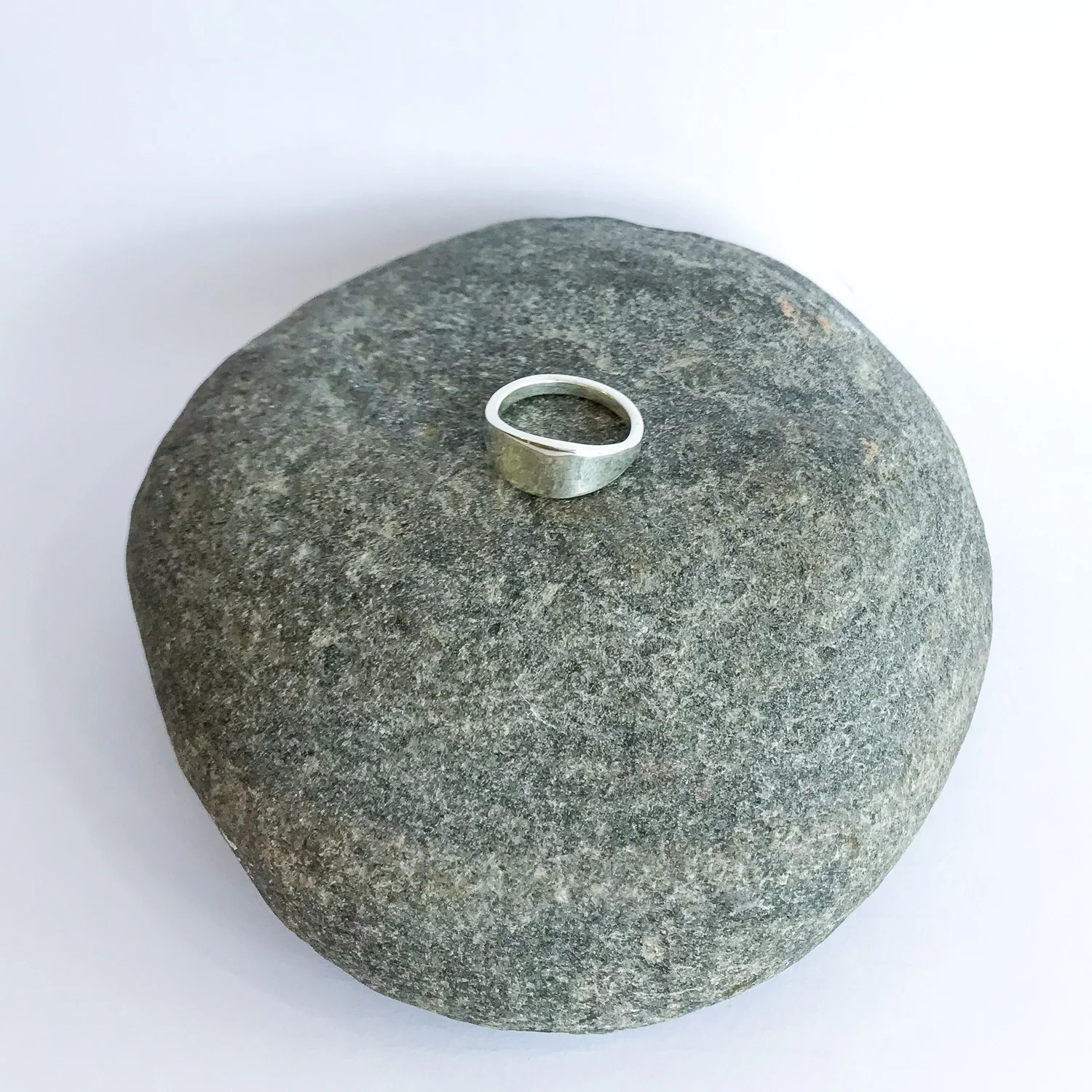 minimal-signet-ring.jpg