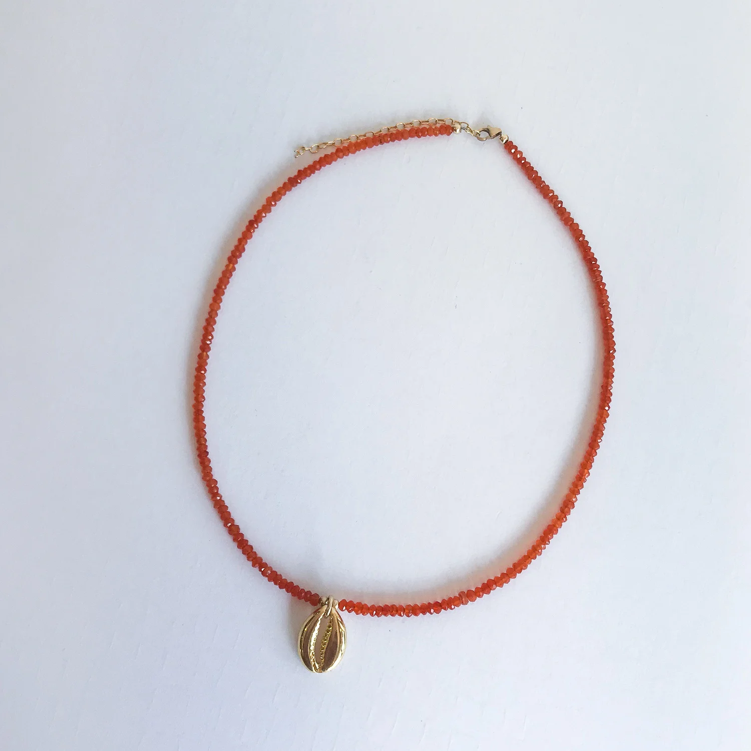 simple-carnelian-necklace-shell-medallion-gold1.jpg