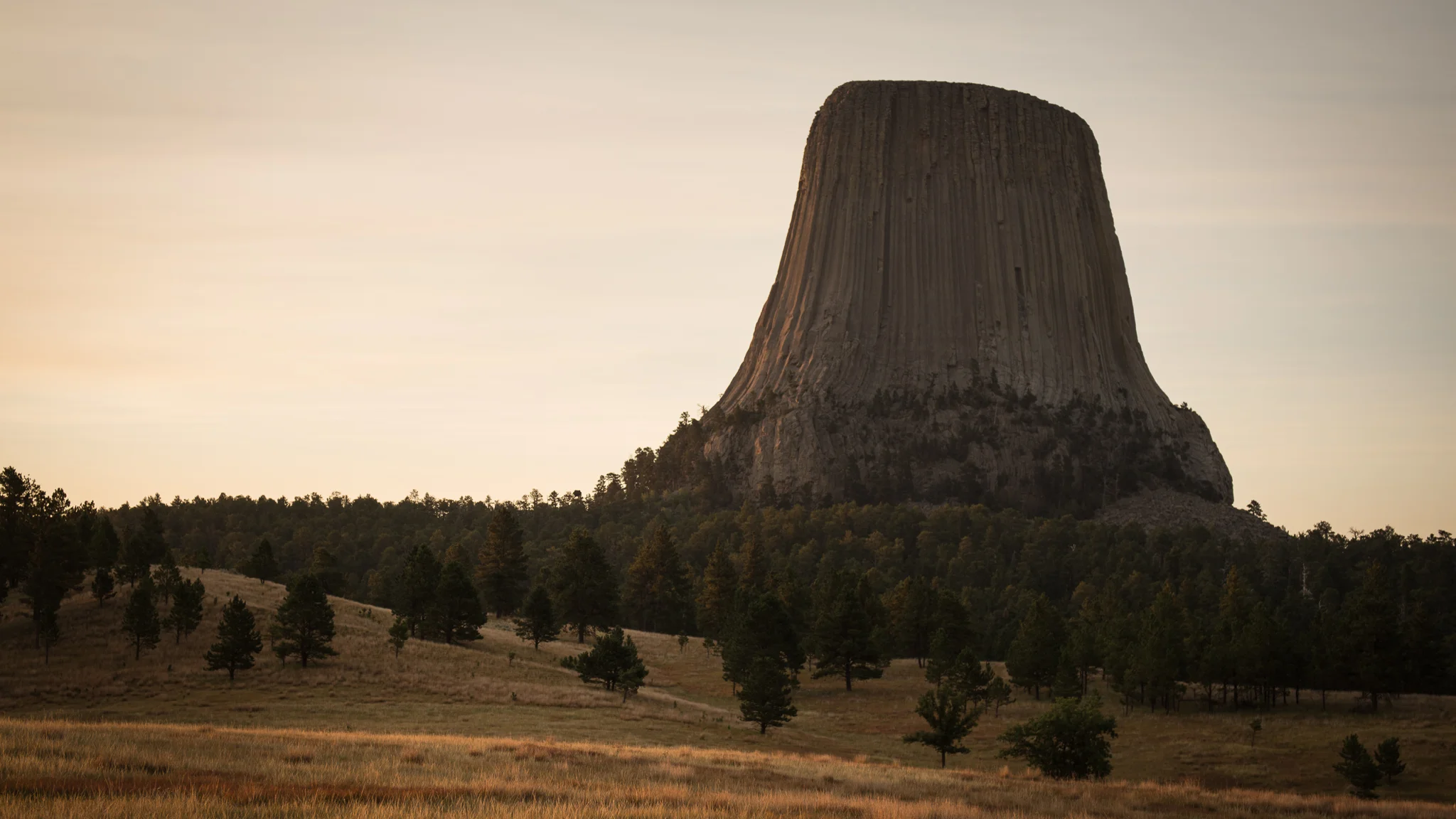 2016-08-30-DevilsTowersunrise-JeremyJeziorski-web-01.jpg