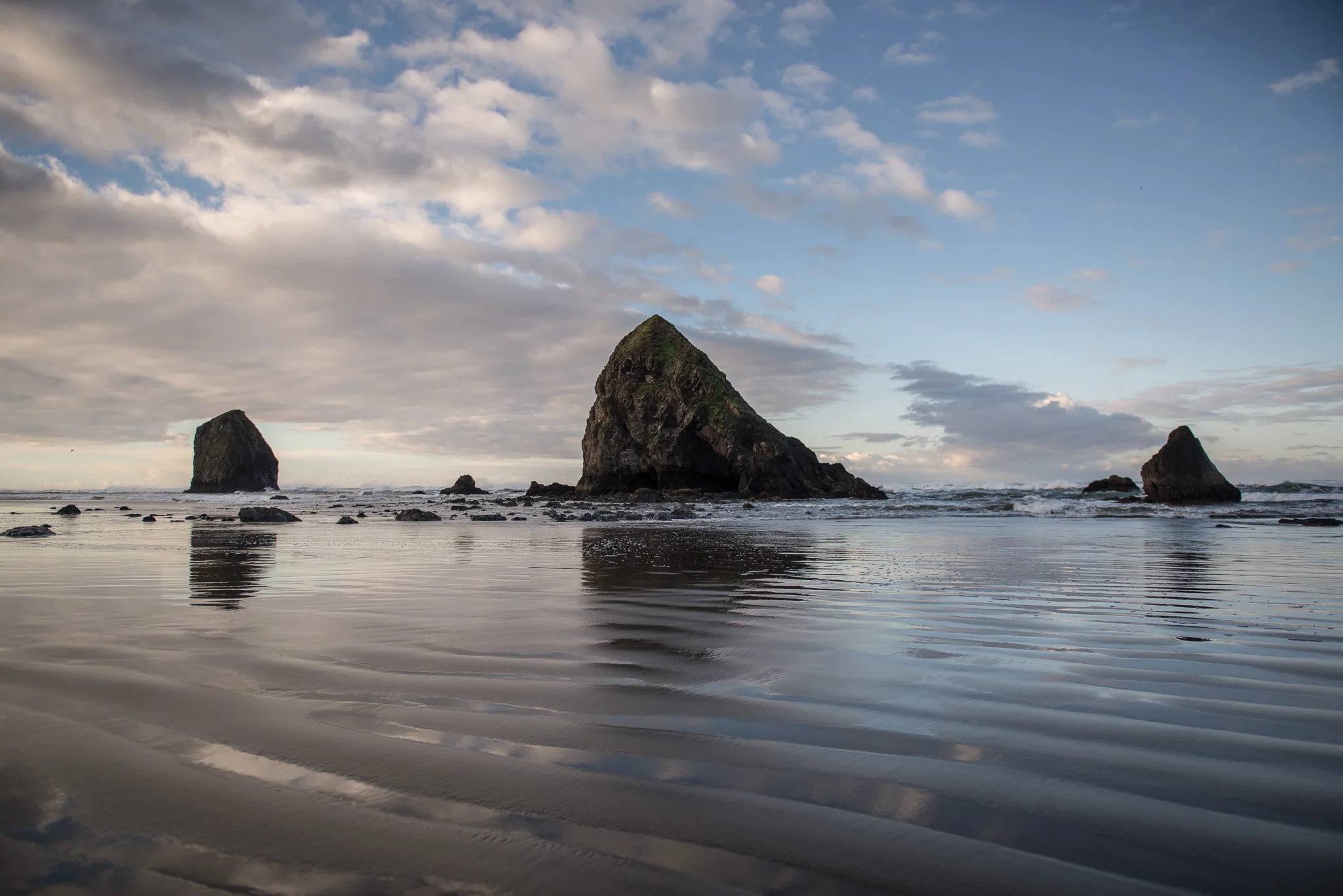 2017-01-02-jjeziorski-cannon-beach-rocks-web-02.jpg