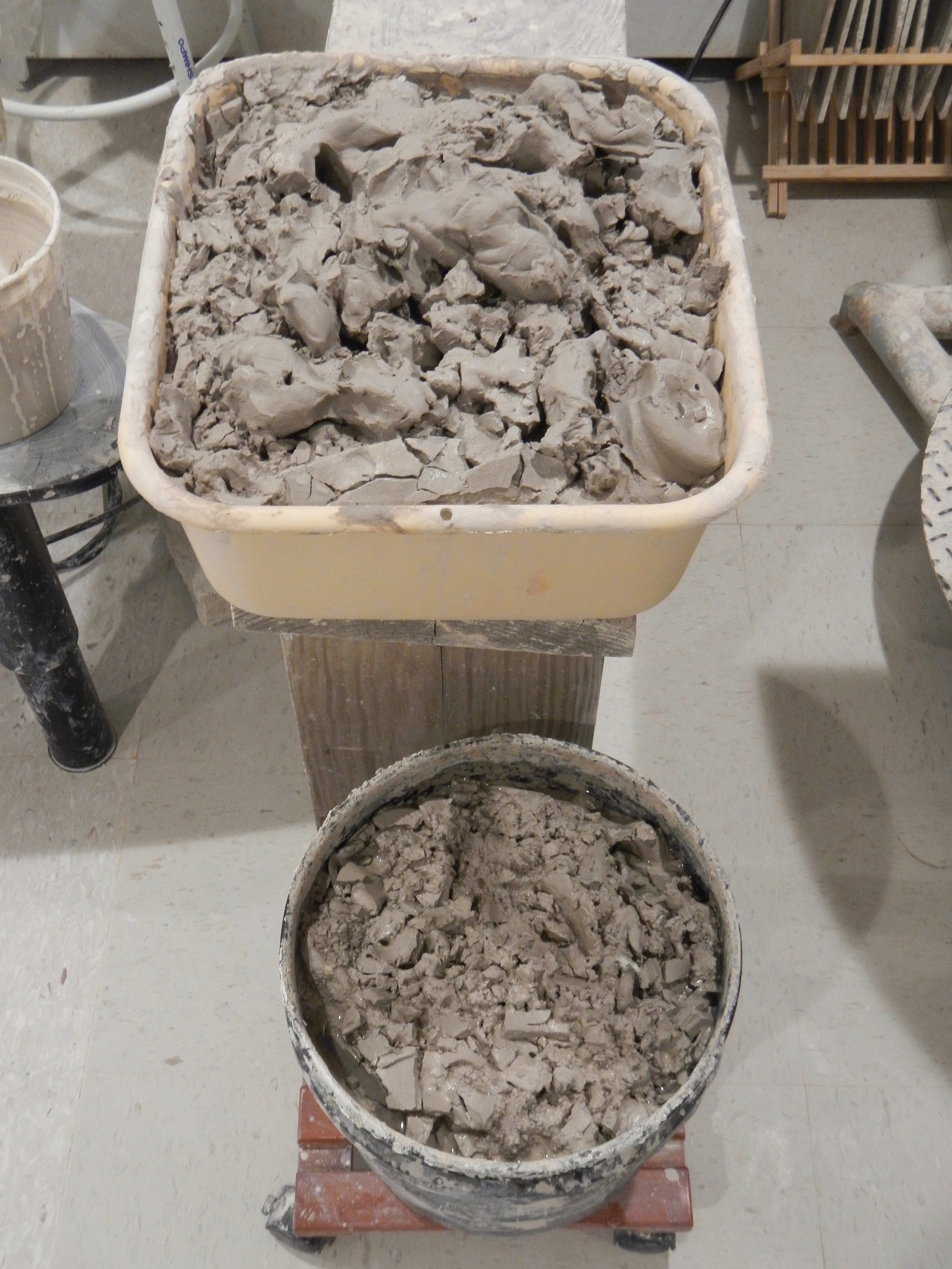 DirtKicker PoTTerY: Plaster Bowl for reclaiming throw slurry - Pottery  Studio Tip