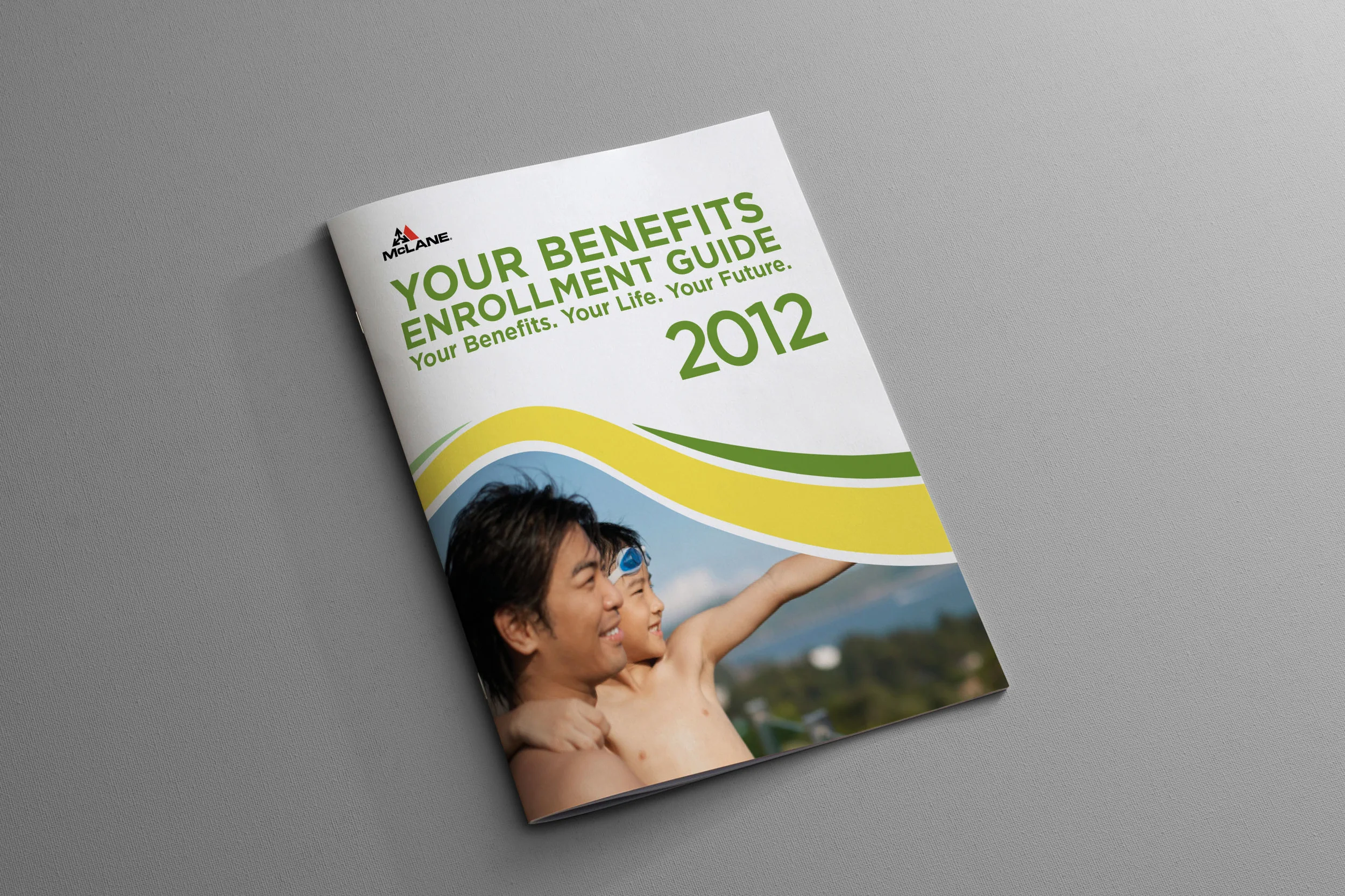 EnrollGuideBrochure_mockup_A4_front.jpg