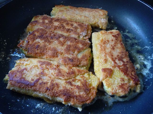 Zucchinischnitzel mit Käsefüllung