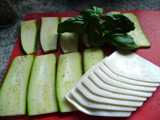 Zucchinischnitzel mit Käsefüllung