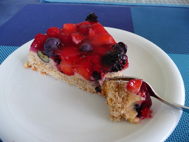 Sommerliche Beerentorte