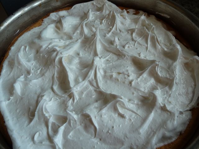 Rhabarberkuchen mit Mandelbaiser