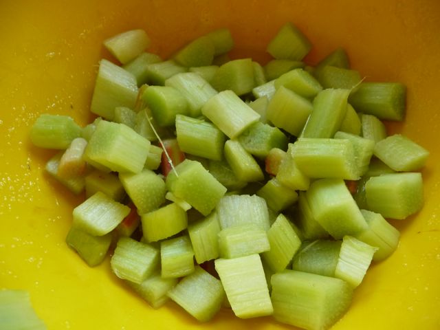 Rhabarber-Streuseltaler