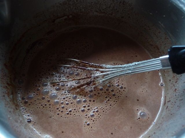 Schoko-Espressosahneroulade