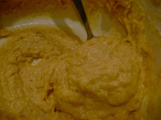 Quittenmusmuffins mit Honig-Mandelkruste