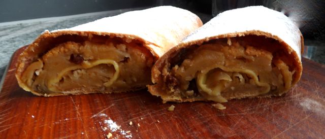 Apfelstrudel