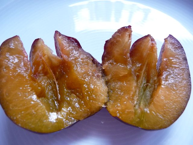 Es ist Zwetschgenzeit da gibt es ein großes Blech Zwetschgenkuchen