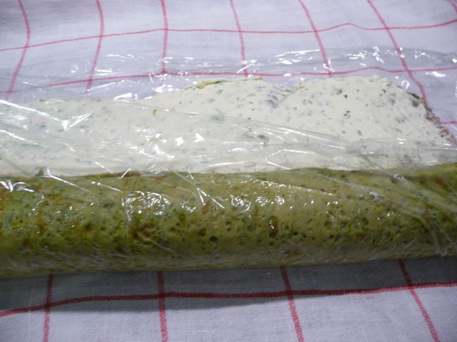 Spinatroulade mit Lachs-Frischkäsefüllung