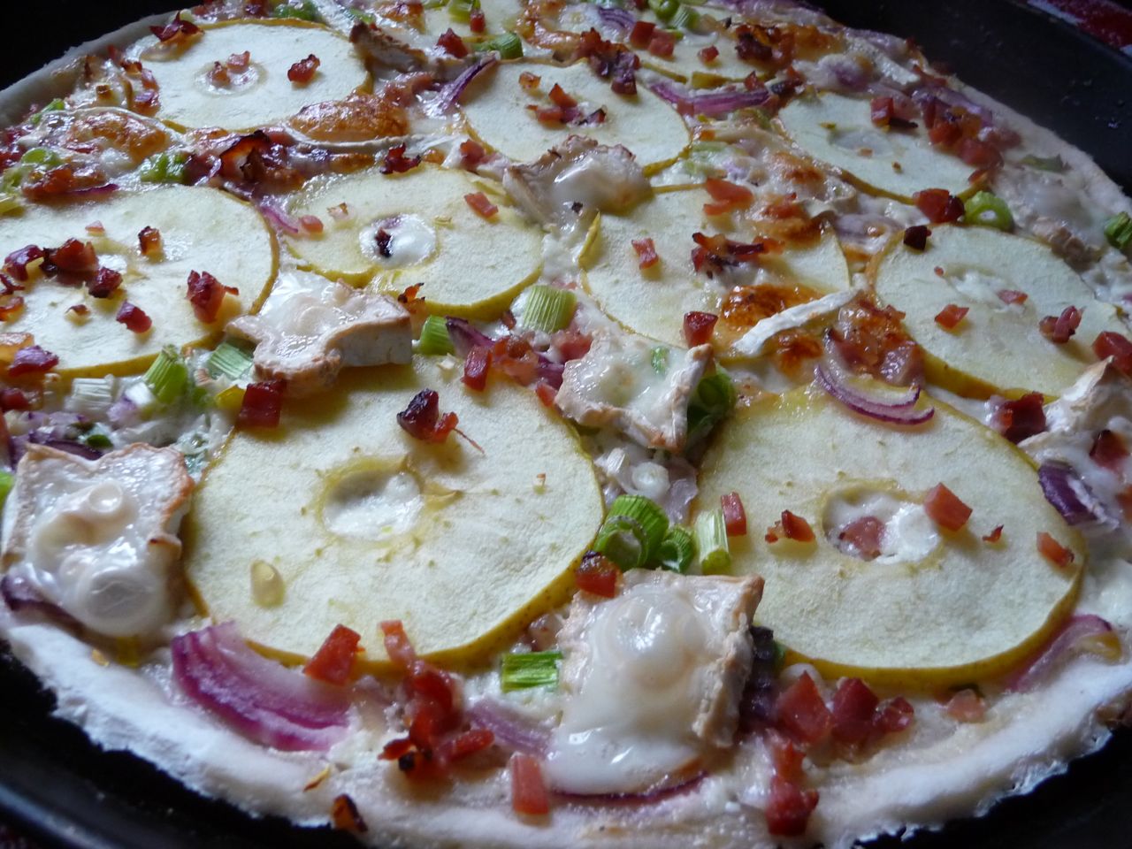 Apfelflammkuchen mit Ziegenkäse.jpg
