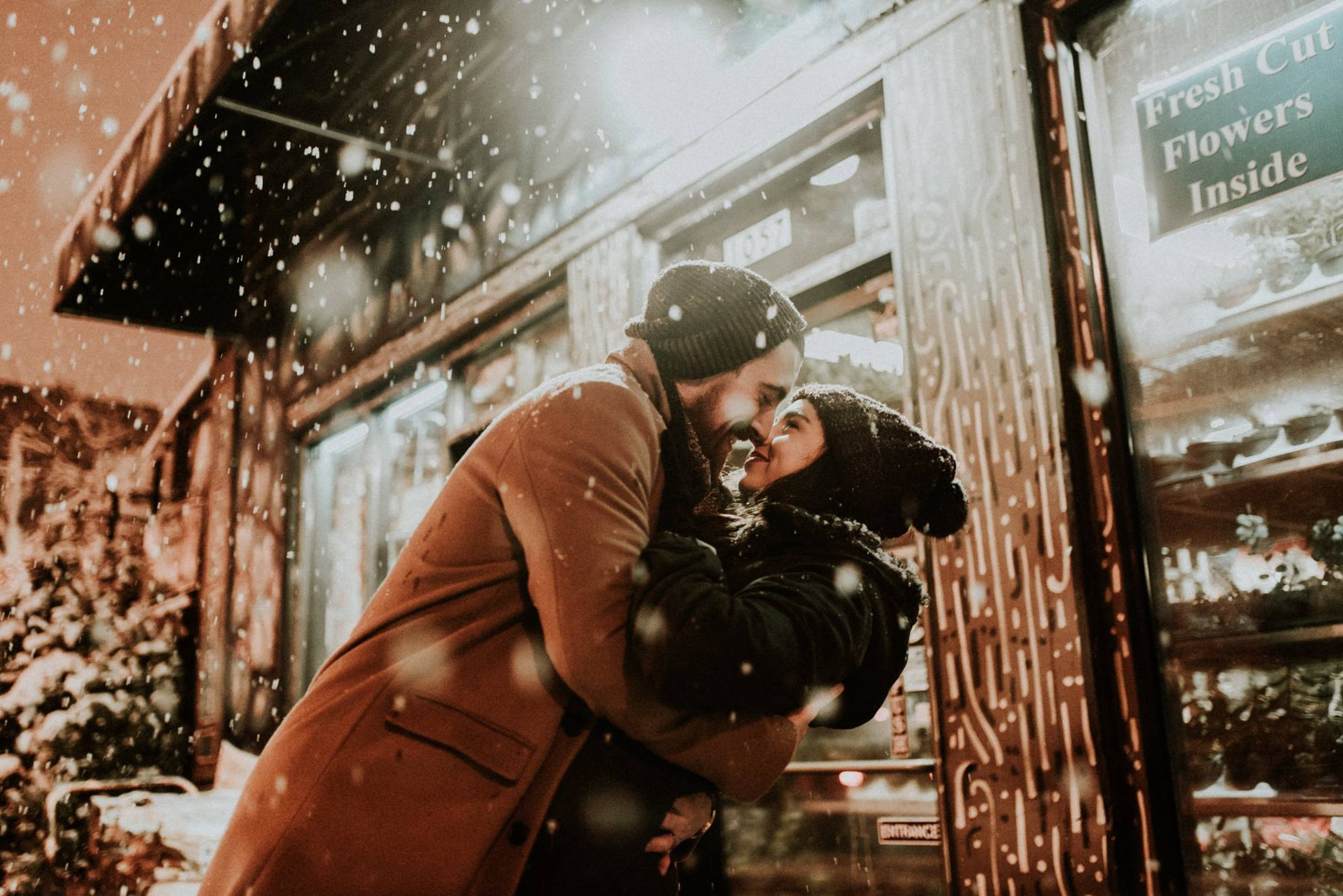  Danny & Jennifer Van Dyke - Snowy Chicago Couples Portraits - 1.4k Likes 