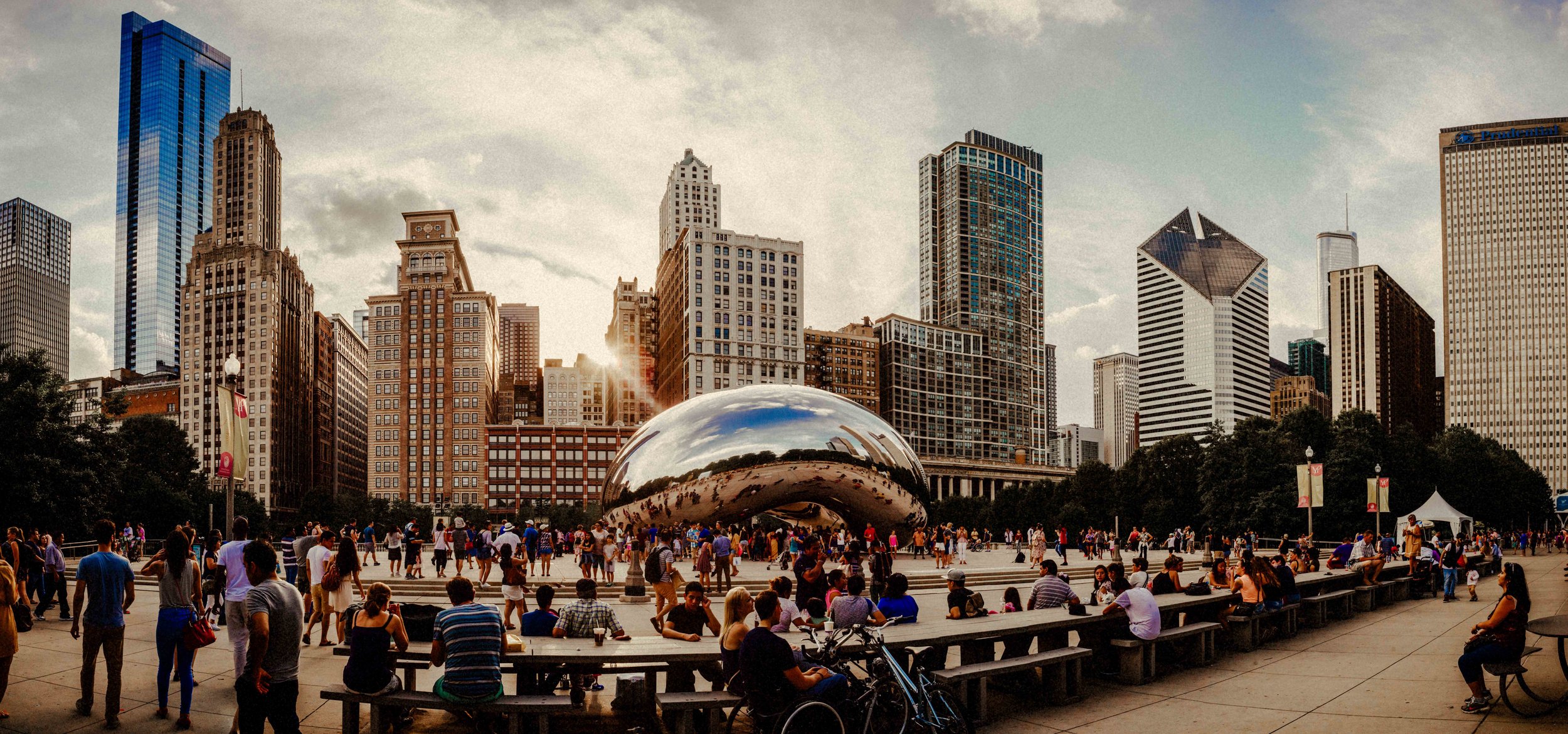  Cloud Gate aka The Beach in Millennium Park, Chicago Illinois 