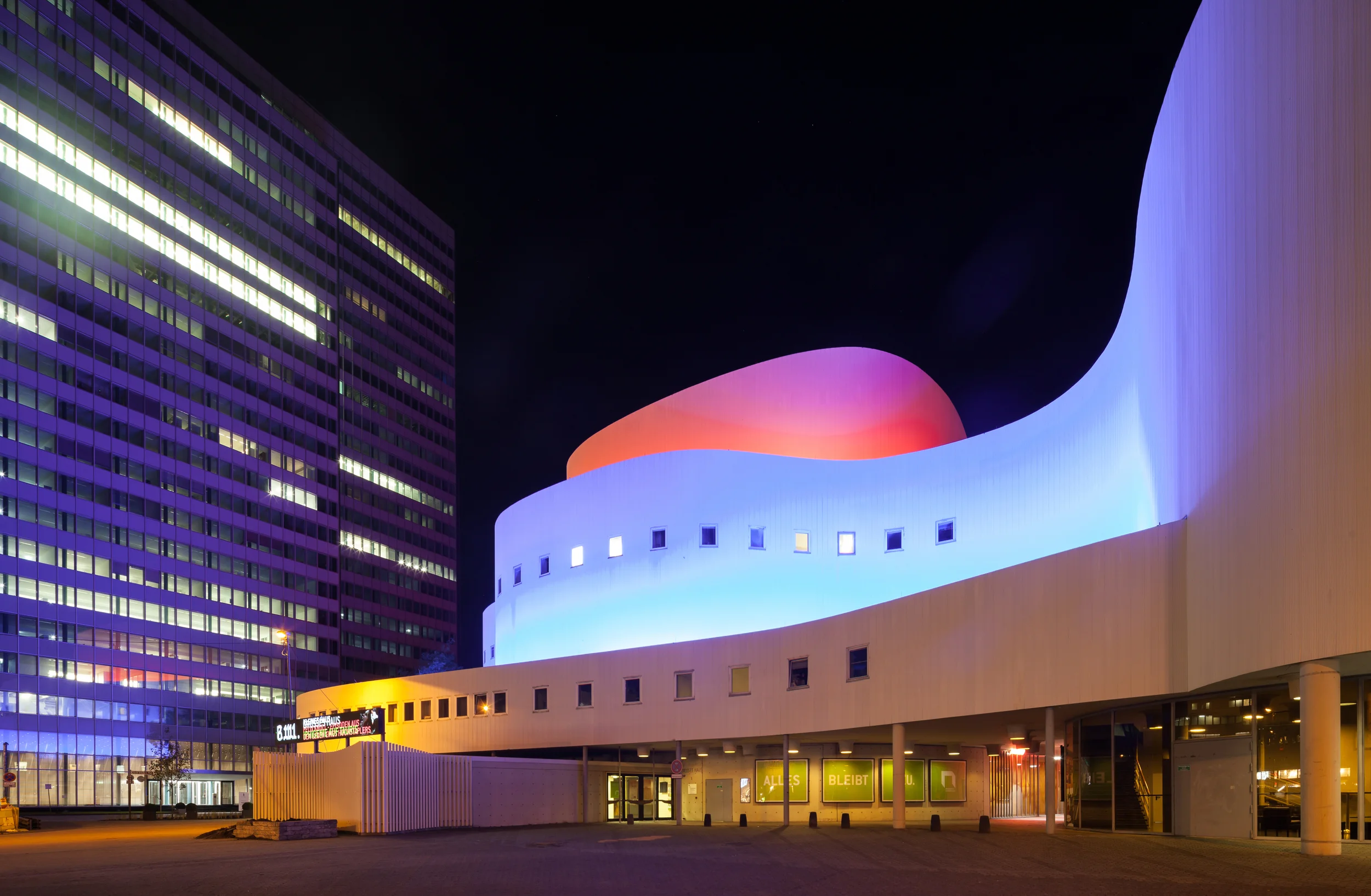 Dusseldorf_Schauspielhaus-2.jpg