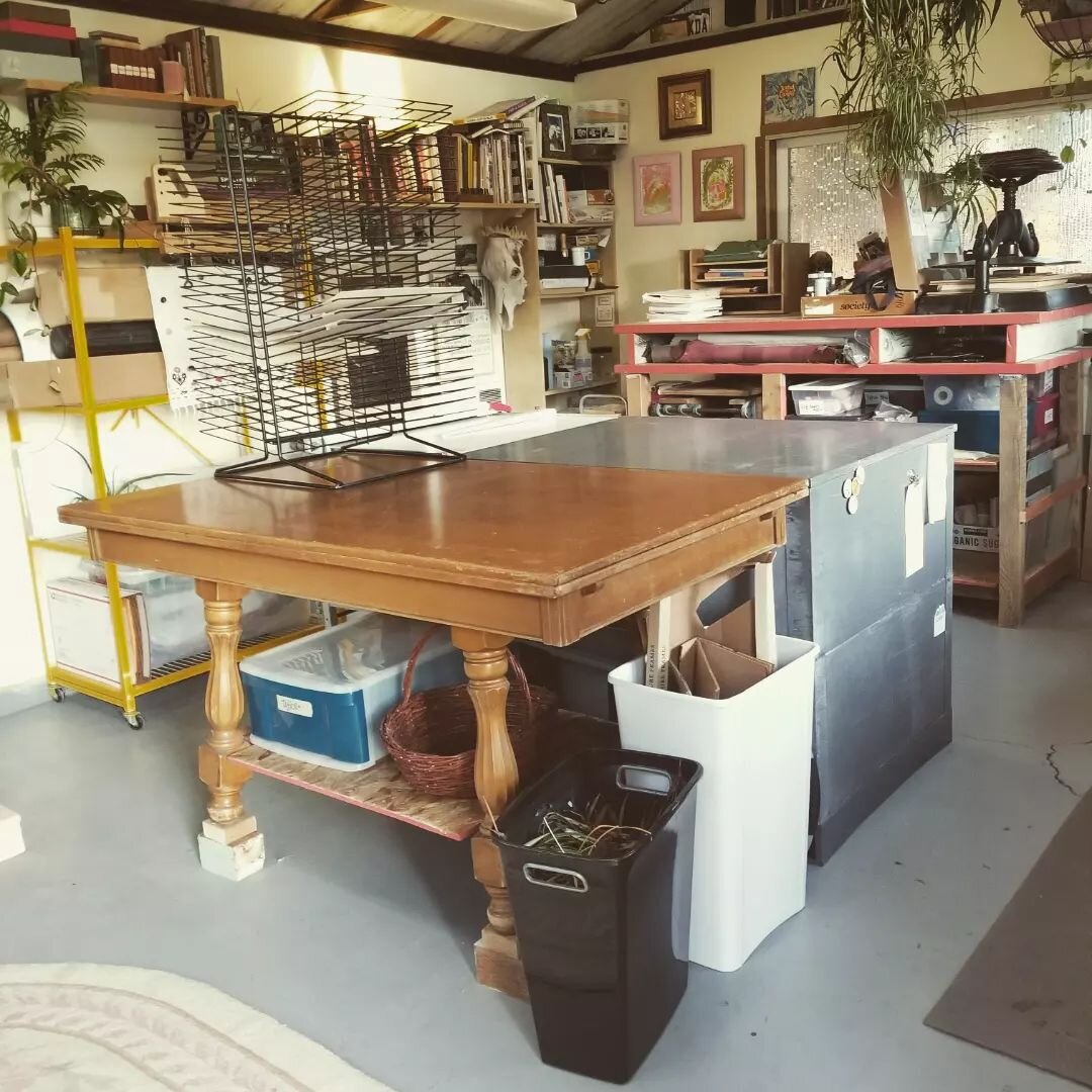 The bindery has grown and shifted over the years. More plants. Two board shears (#luxury). The middle tables all being the same height! And lots of art on the walls. Cant wait get back to making things.

#bindery #bookbinding.