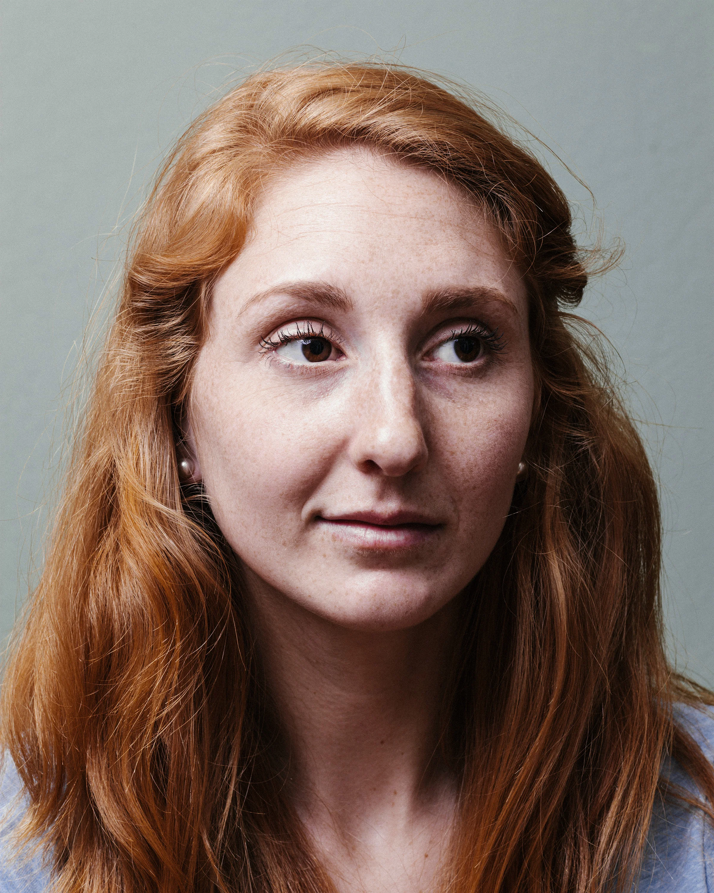 jules portrait green background-1.jpg