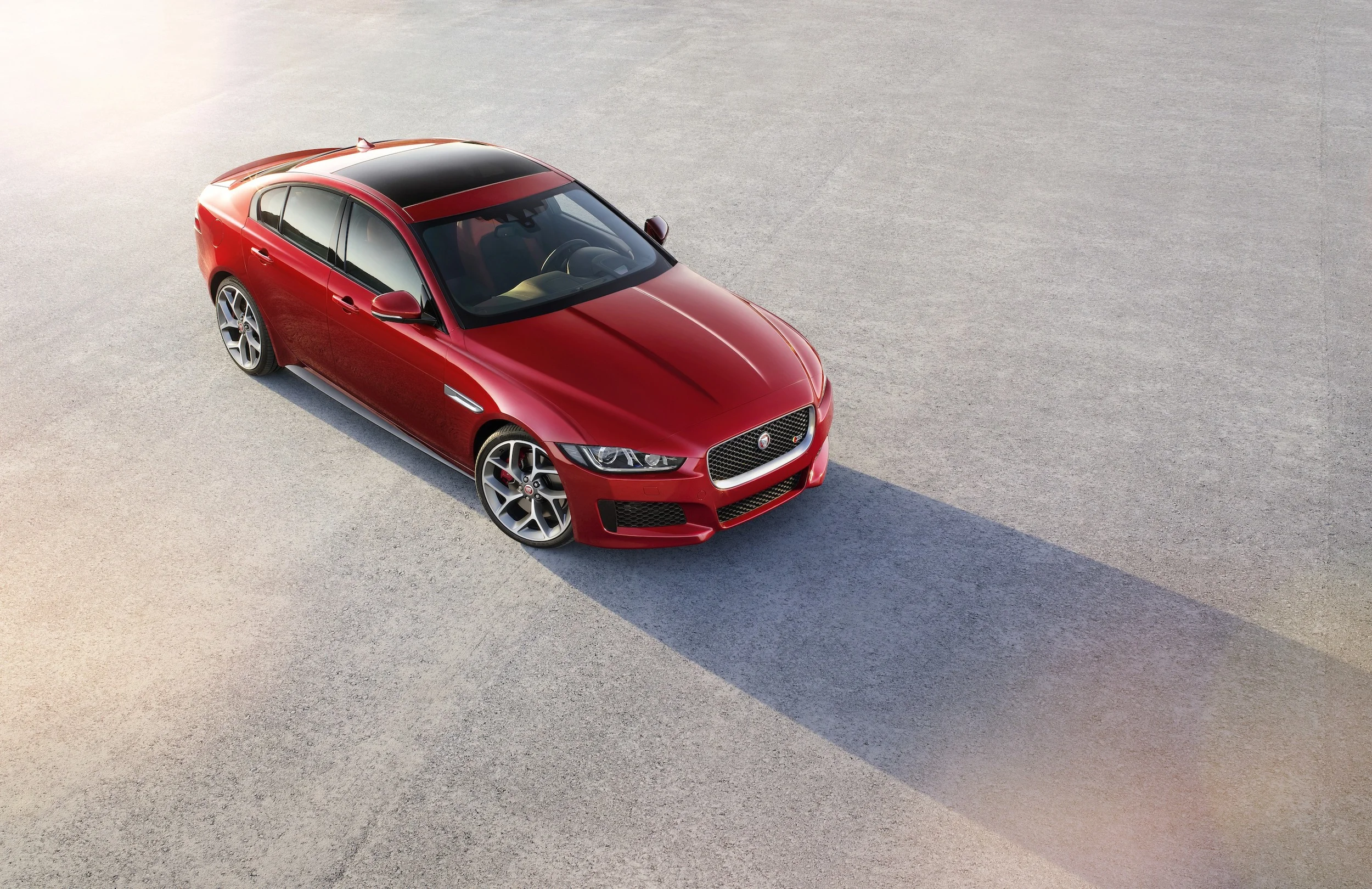 Jaguar Unveils the New XE โ clear magazine