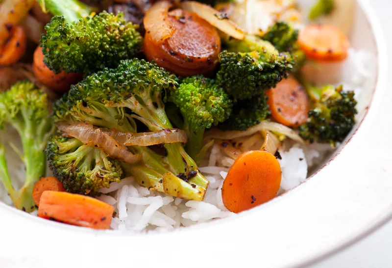 COOKING FOR ONE::RICE WITH CARROTS + BROCCOLI