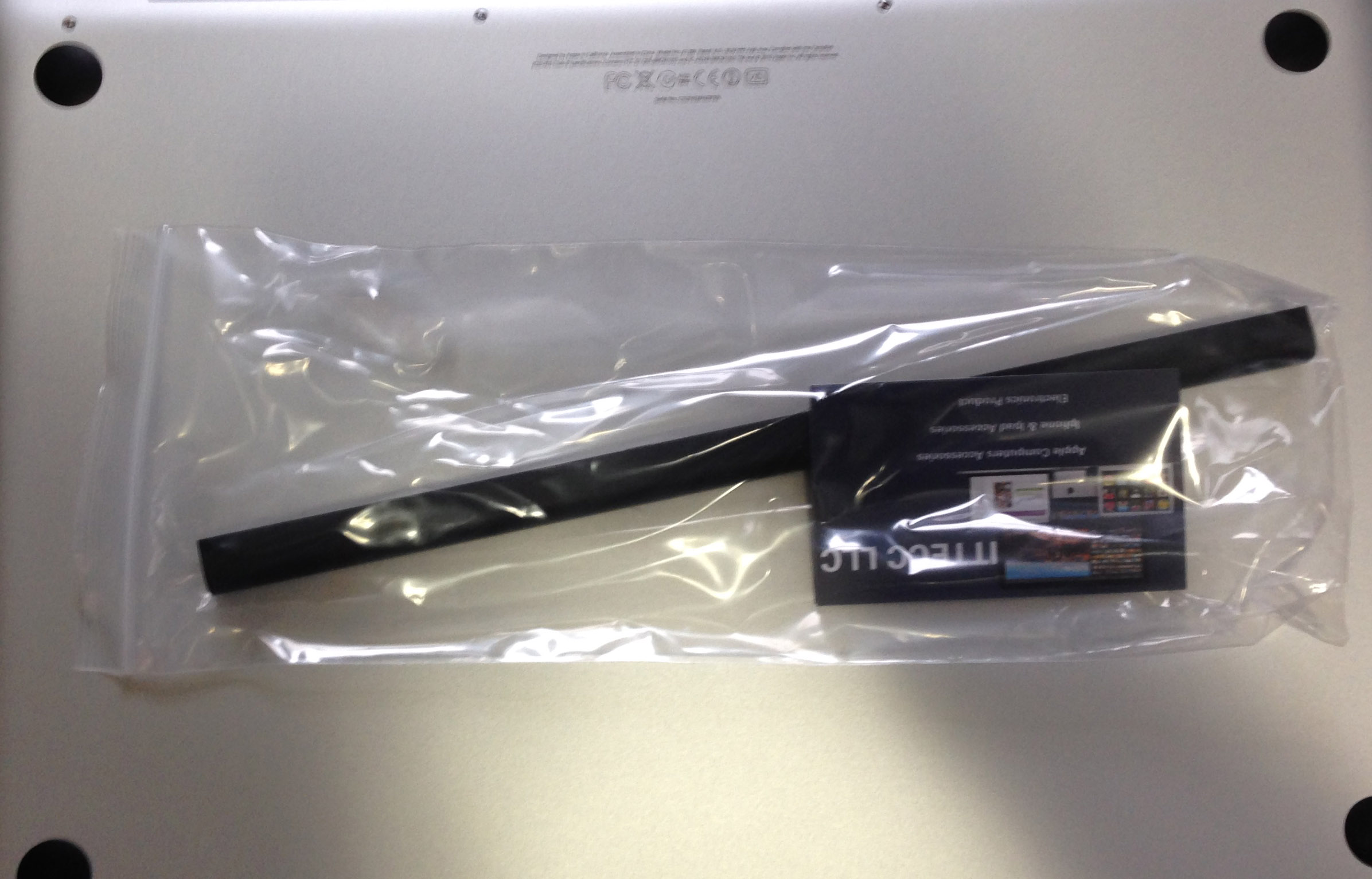 15 inch 2011 MacBook Pro clutch cover replacement.