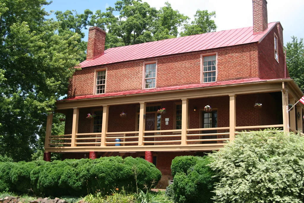 Main Inn
